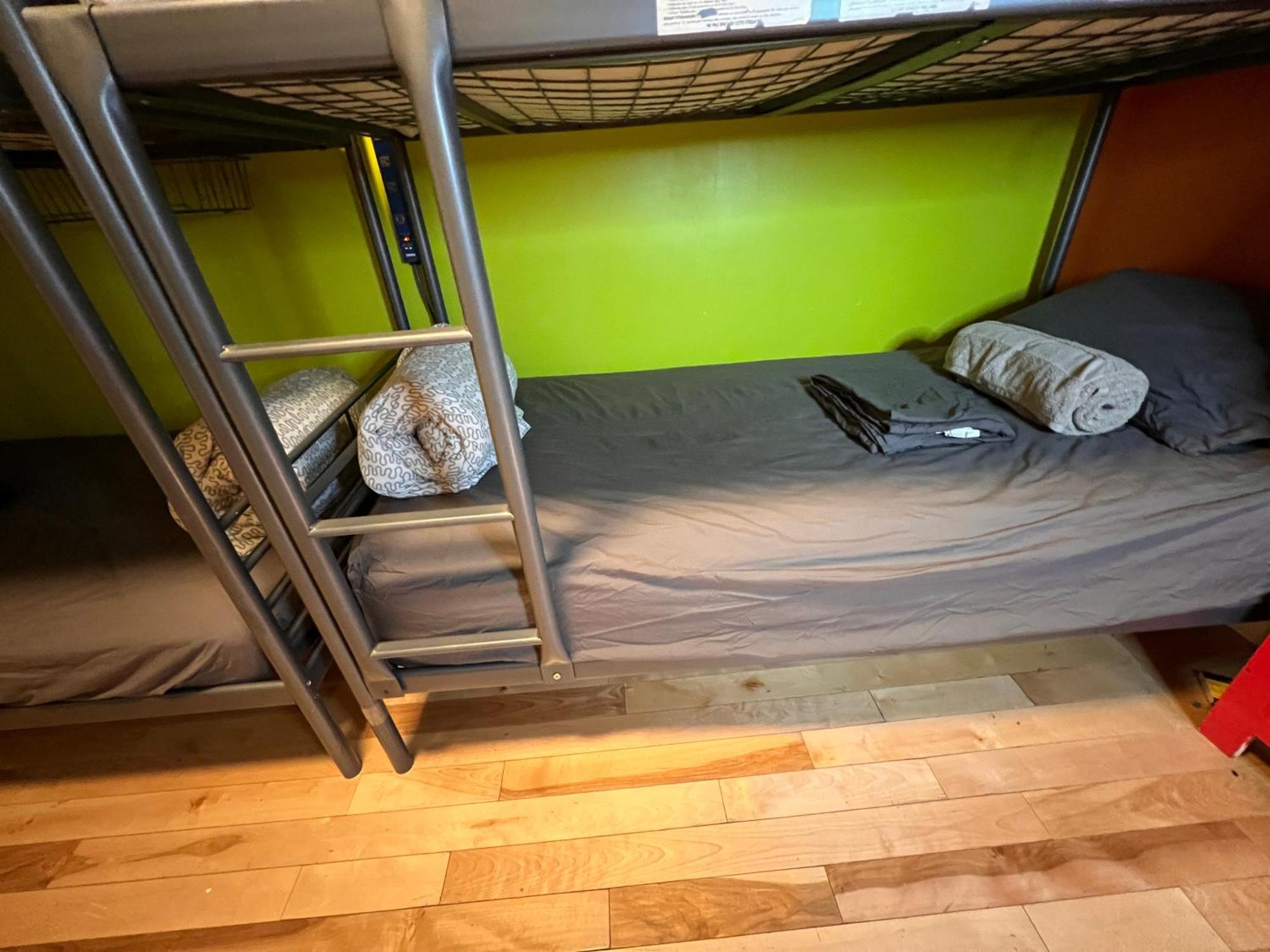 Auberge Pvt Hostel Montréal Extérieur photo